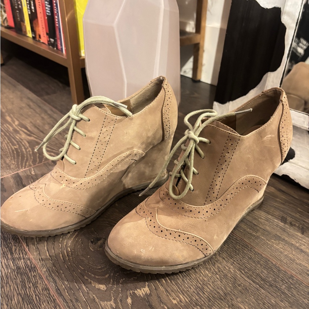 Tan Women's Lace-Up Wedge Shoes